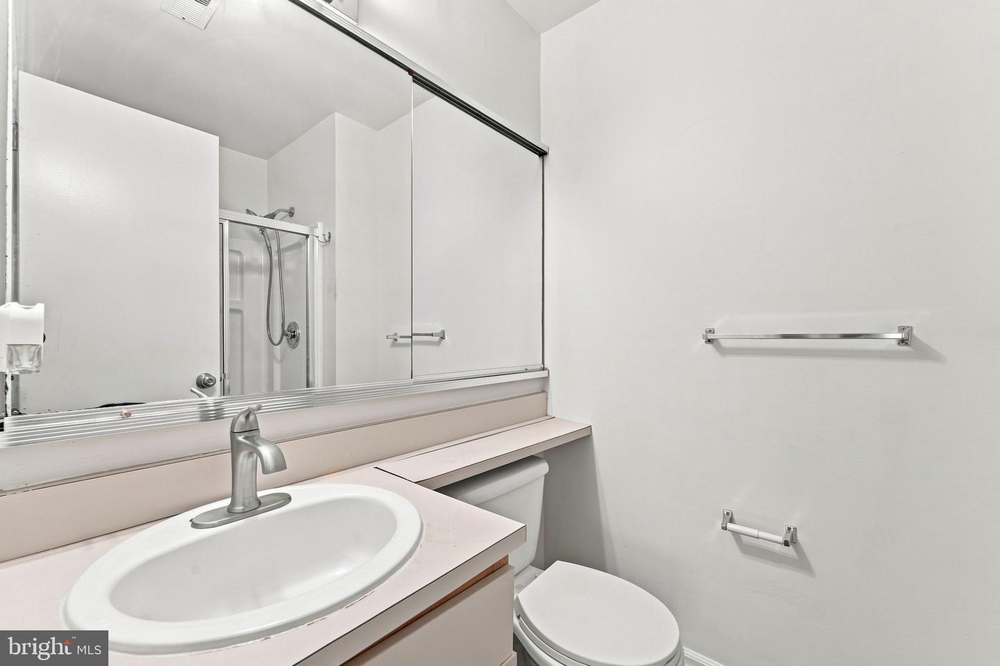 405 Atlanta Ct Property Photo 22