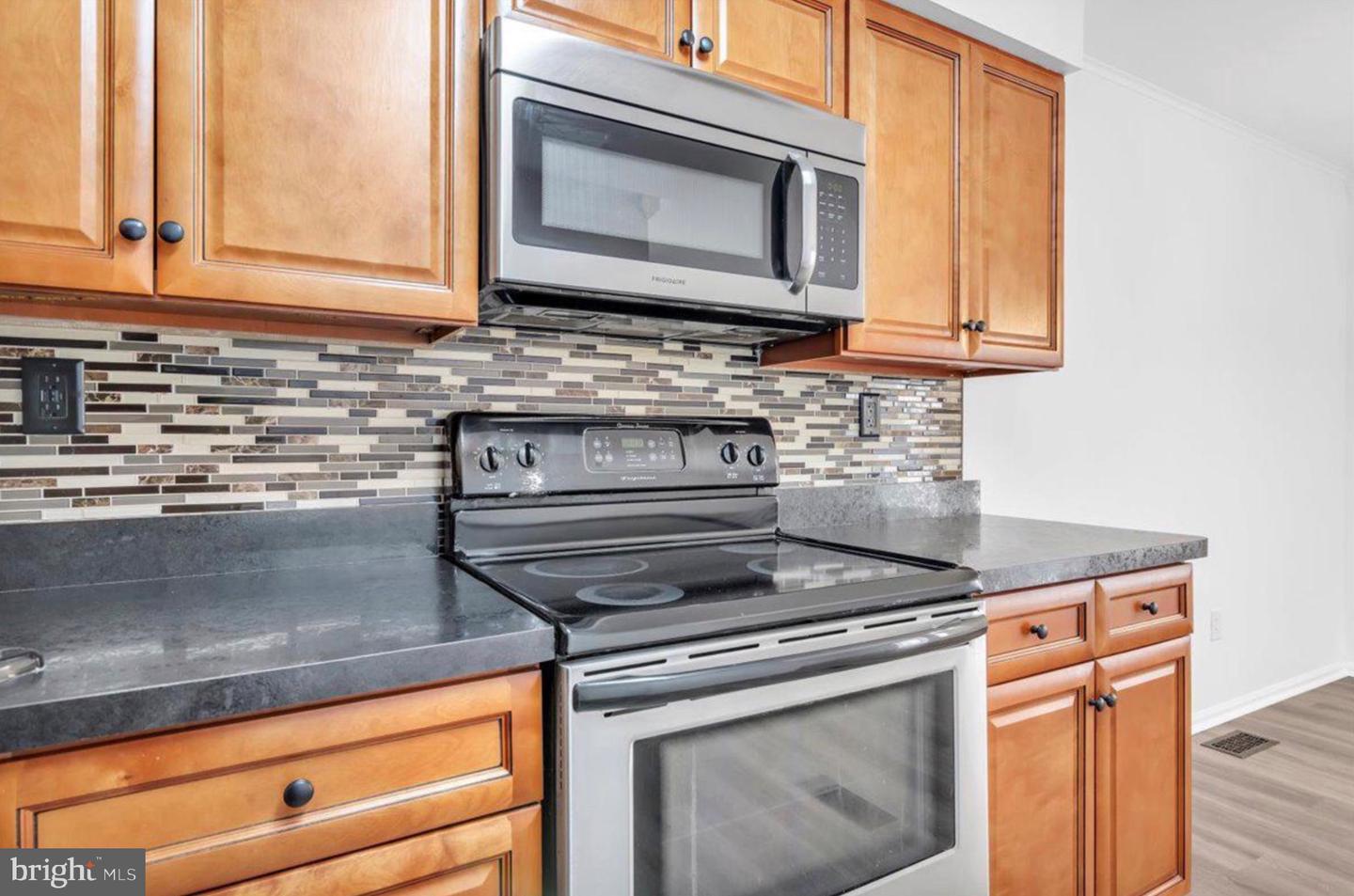 21 Uxbridge Pl Property Photo 2