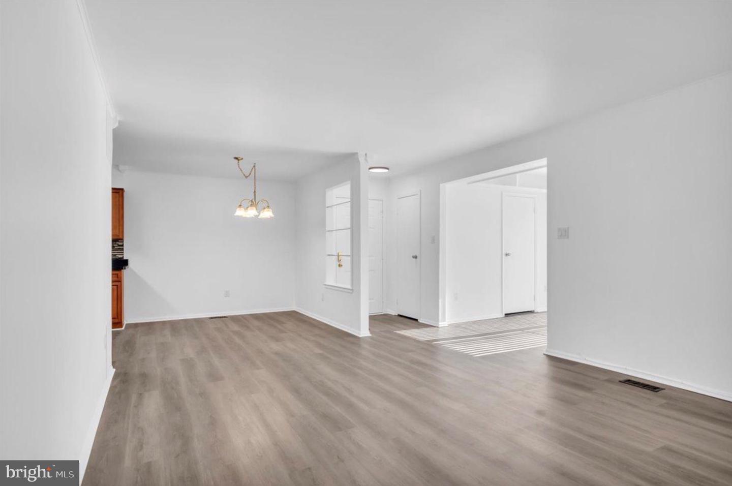 21 Uxbridge Pl Property Photo 6