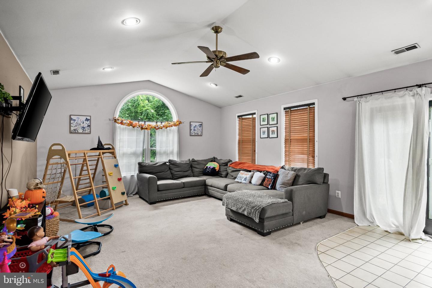 2 Atlas Ct Property Photo 14