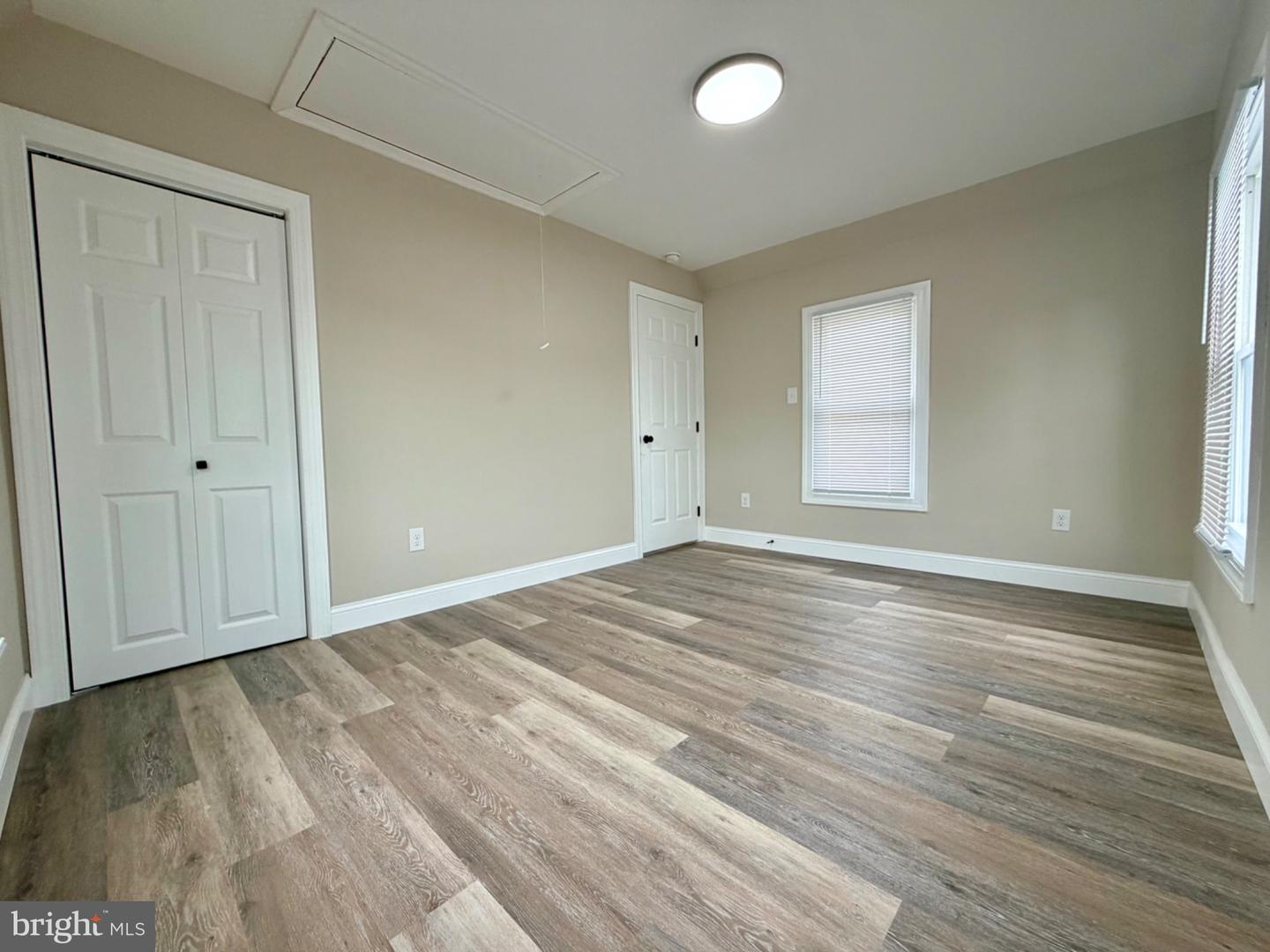 19 W Madison St Property Photo 15