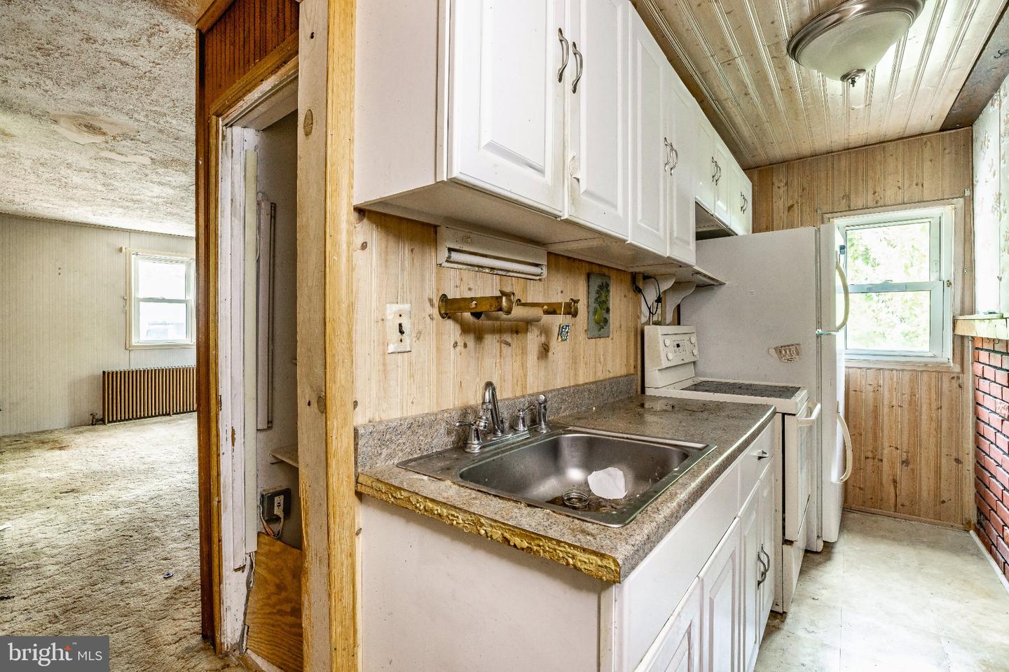 759 Main St Property Photo 6