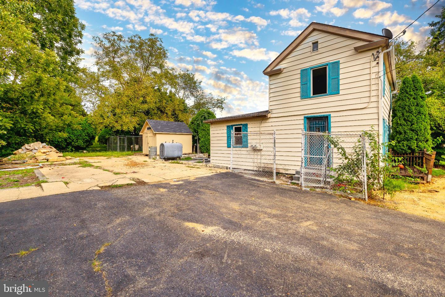 759 Main St Property Photo 12