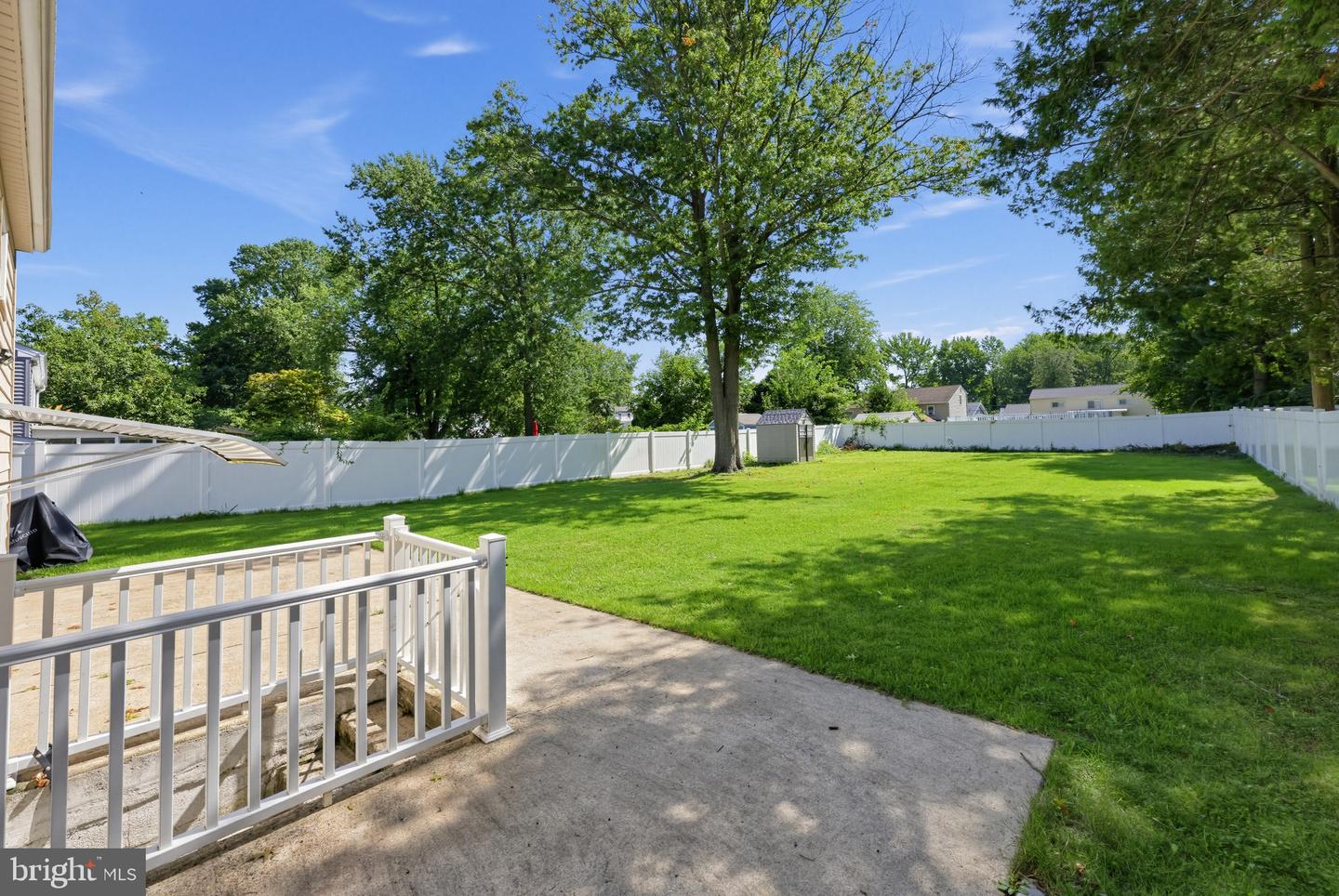 588 Barlow Ave Property Photo 3
