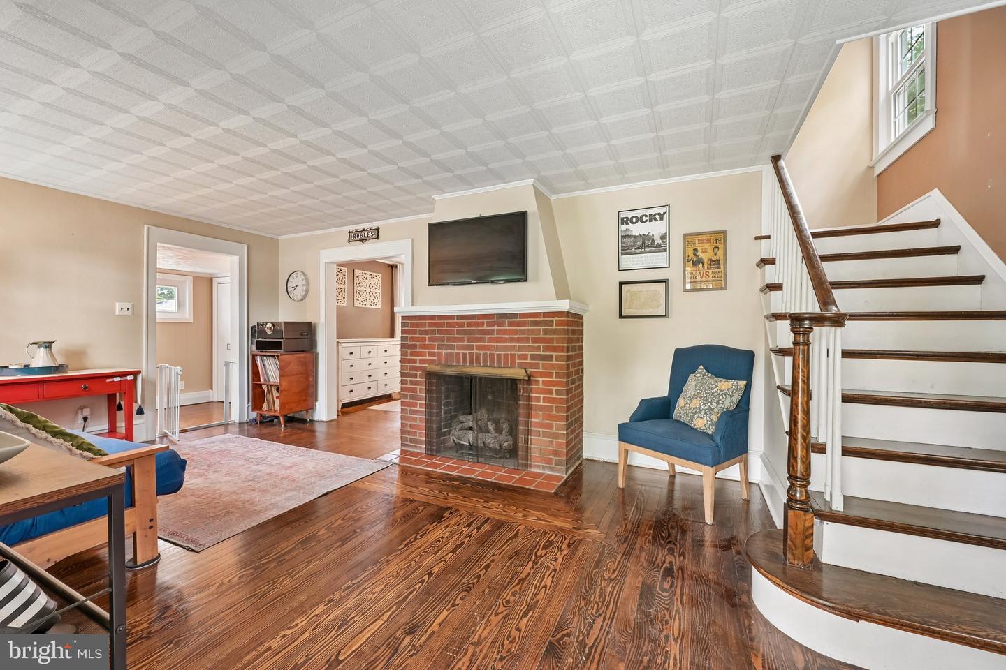 405 Ardmore Ave Property Photo 6
