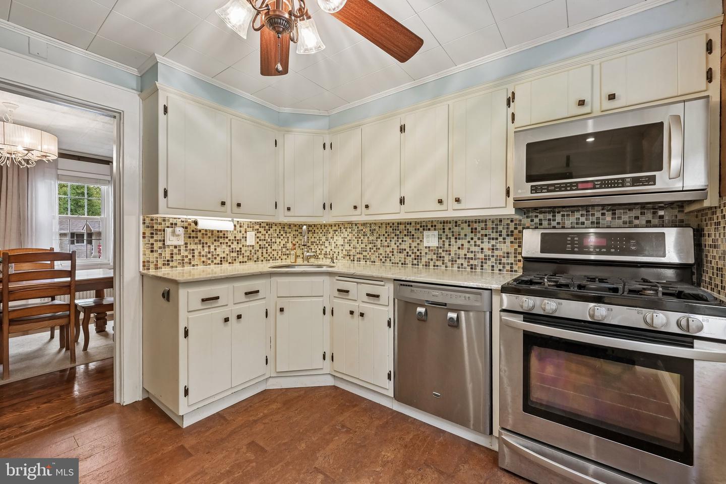 405 Ardmore Ave Property Photo 17