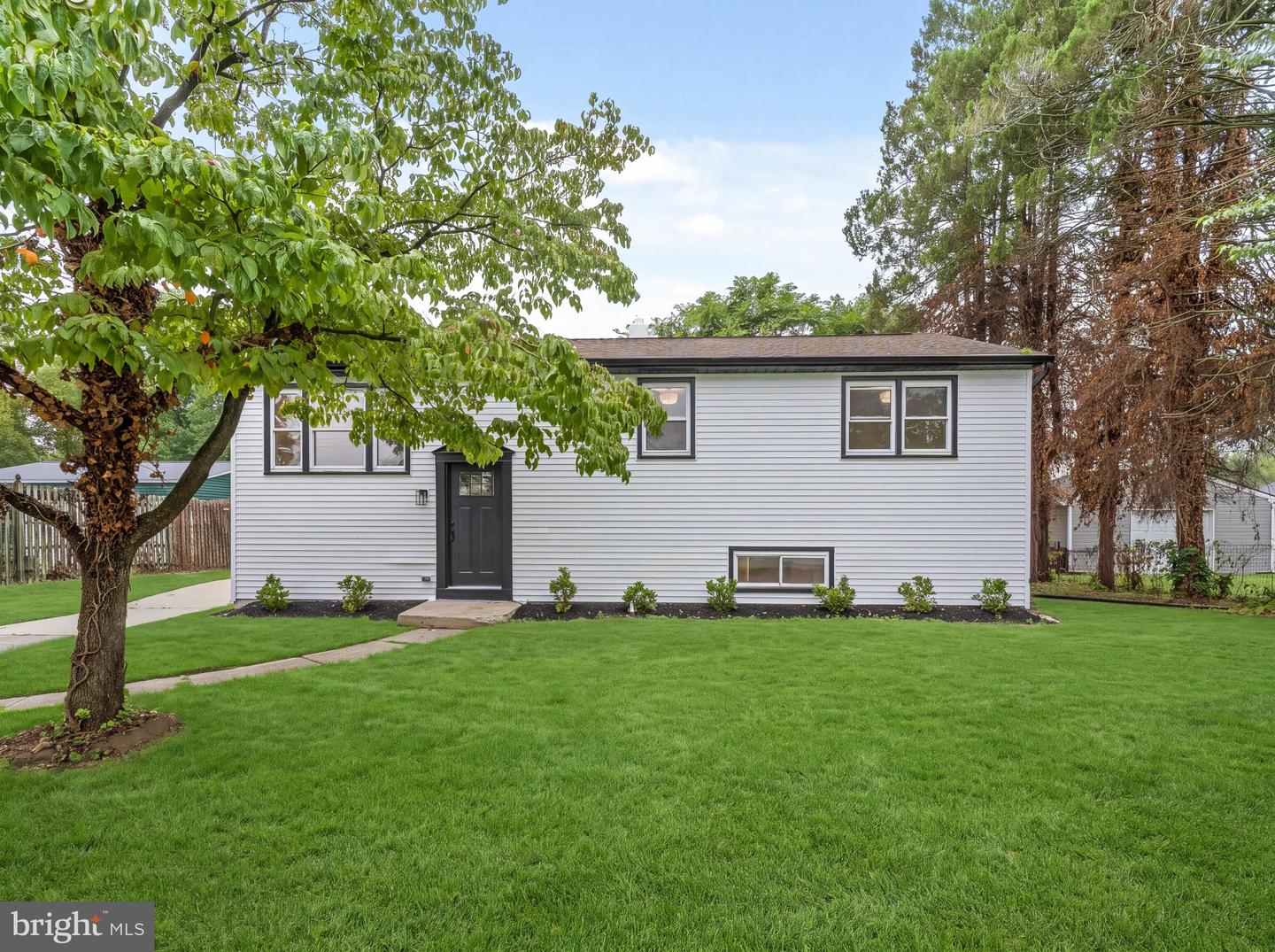 1937 Bellevue Ave Property Photo 1