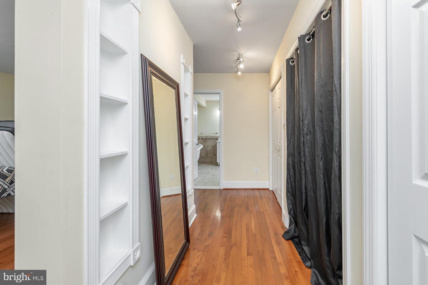 160 W Holly Ave Property Photo 19