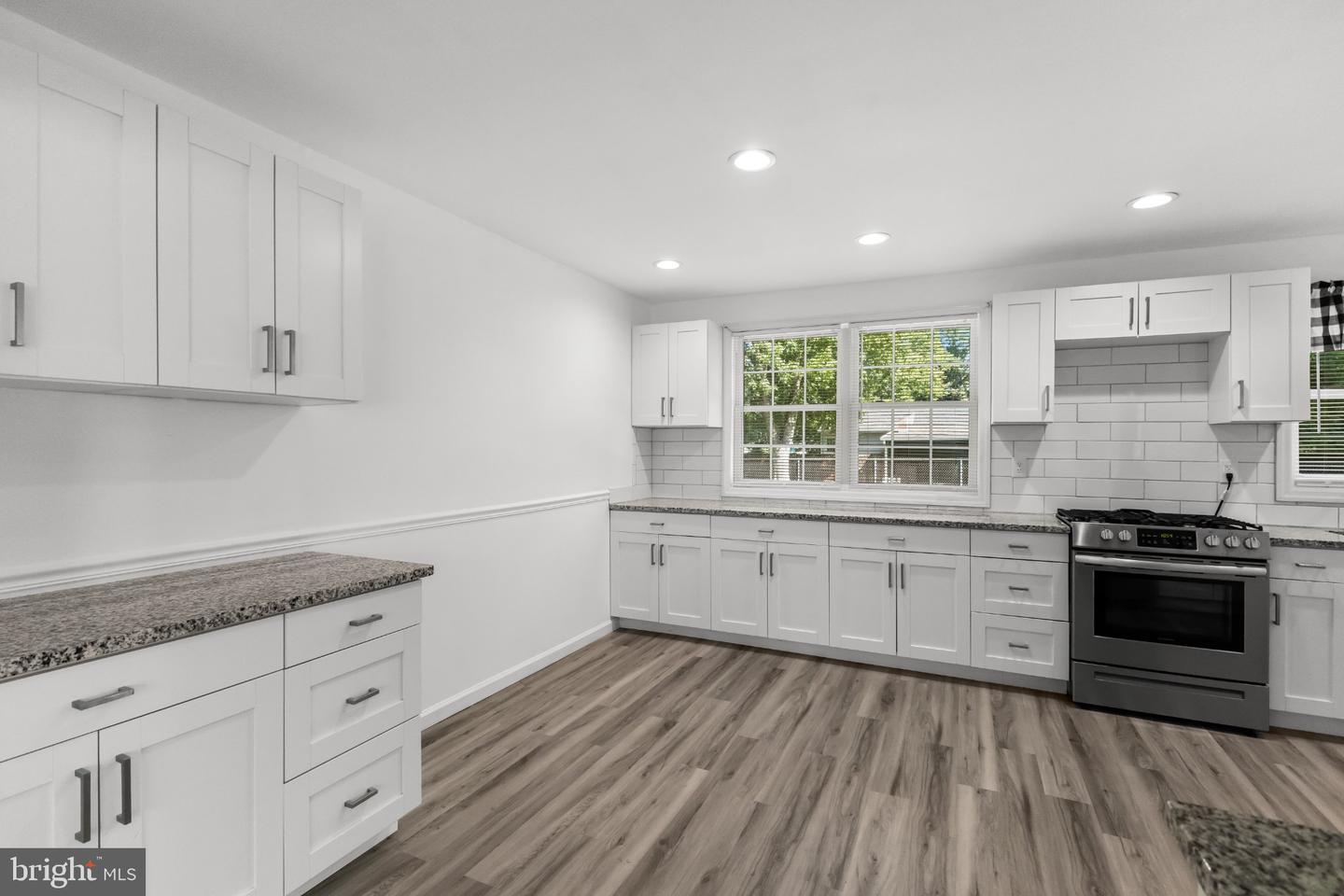 85 Myrtle Ave Property Photo 4