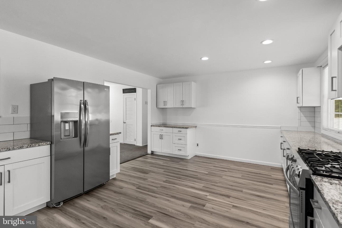 85 Myrtle Ave Property Photo 6