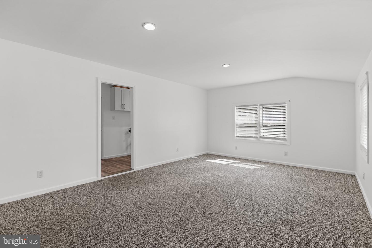 85 Myrtle Ave Property Photo 18