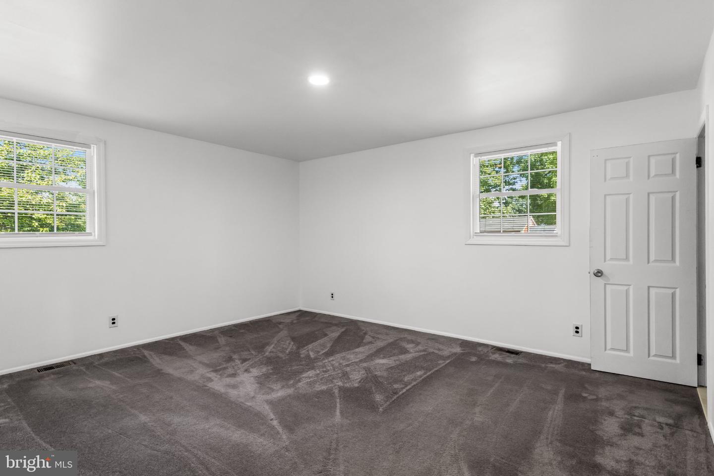 85 Myrtle Ave Property Photo 22