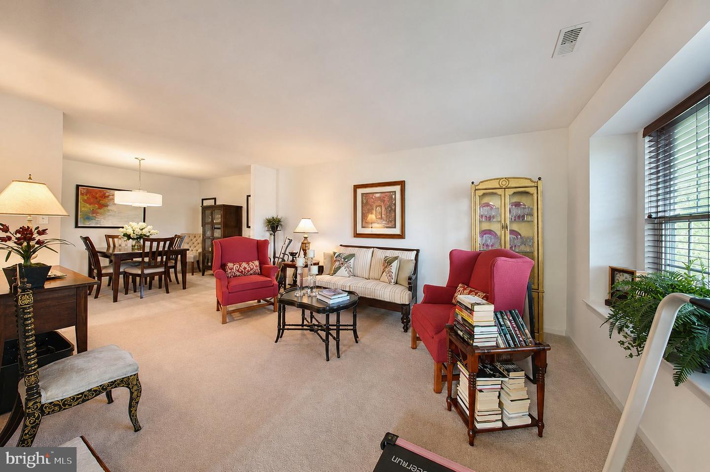 2301 Lexington Mews Property Photo 6