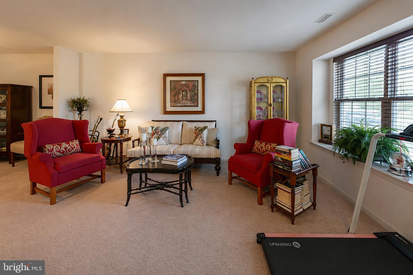 2301 Lexington Mews Property Photo 7