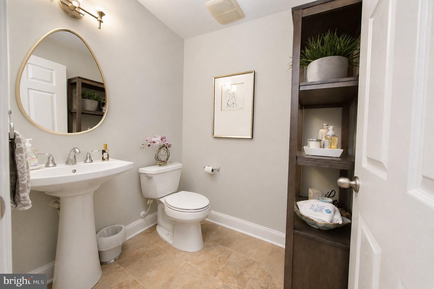 2301 Lexington Mews Property Photo 10