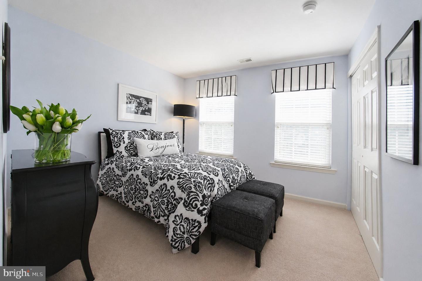 2301 Lexington Mews Property Photo 15