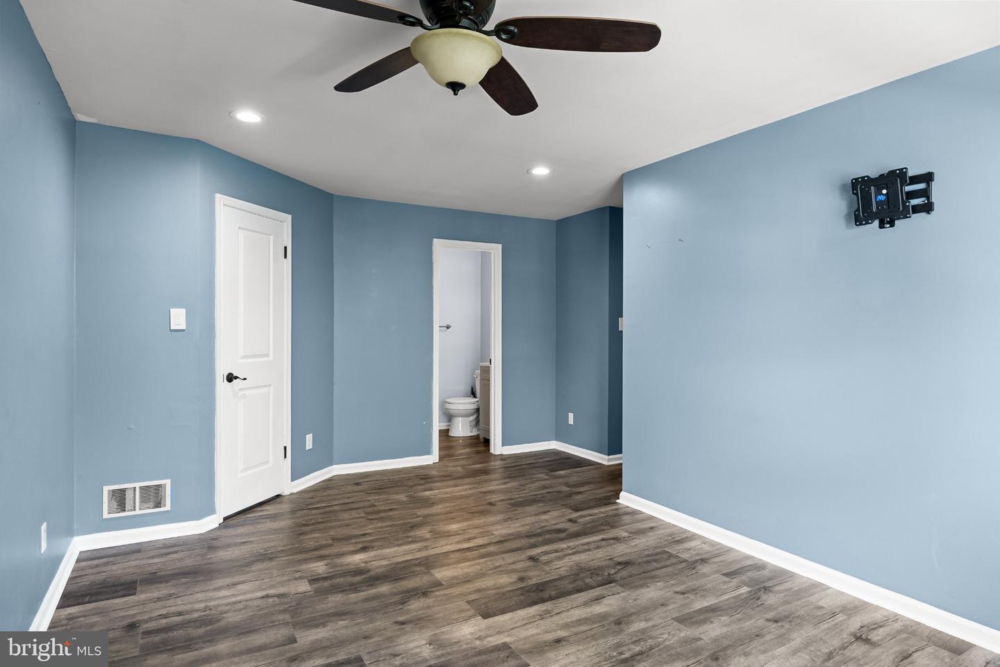 440 Atlanta Ct Property Photo 17