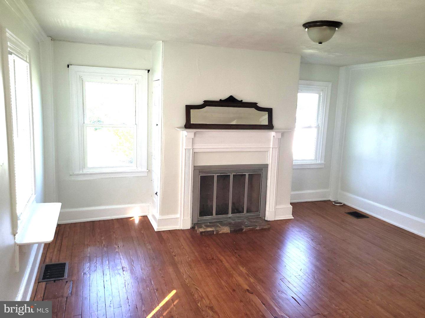 10 Spicer St Property Photo 7
