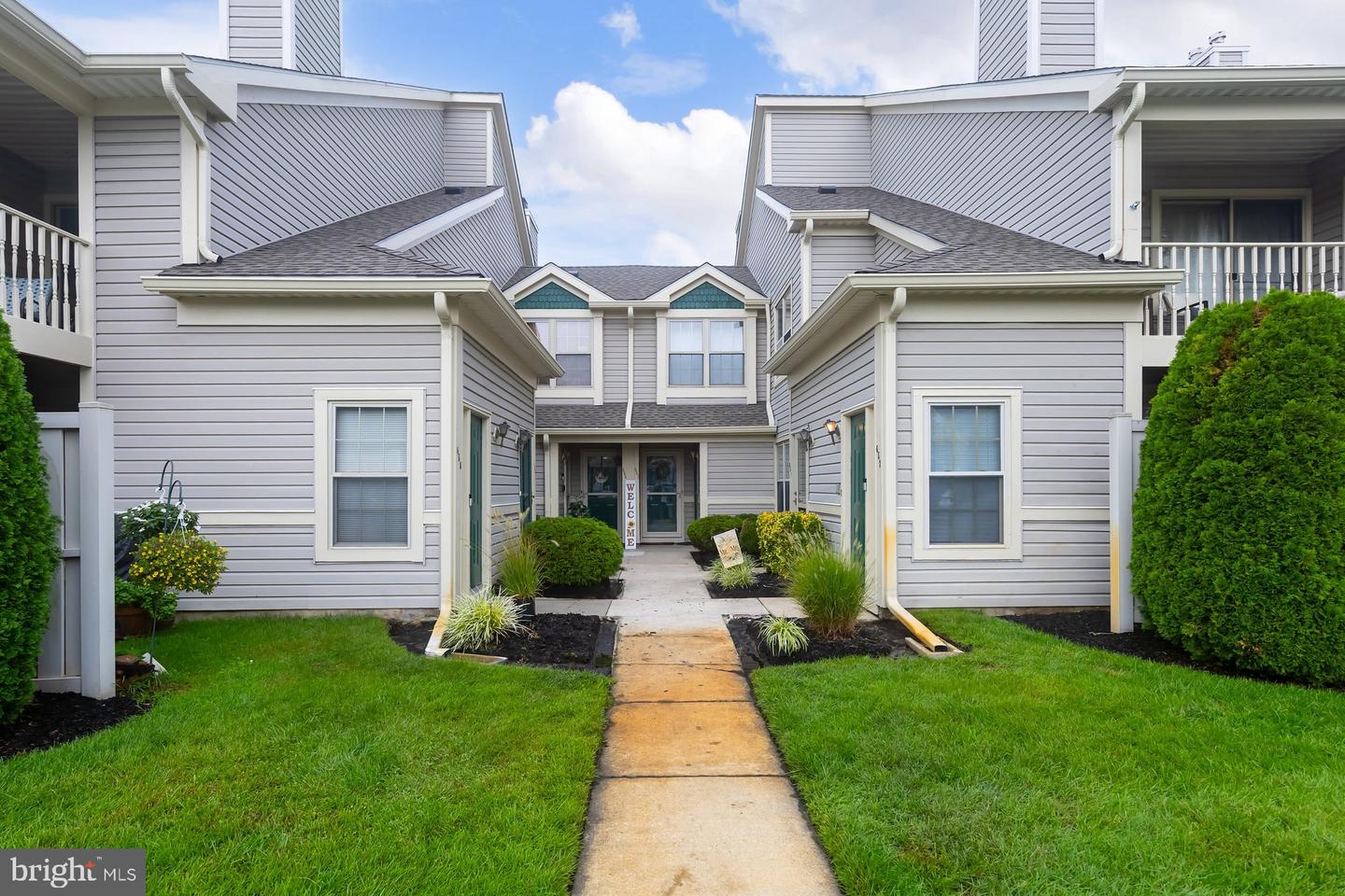 655 Steeplechase Ct Property Photo 1