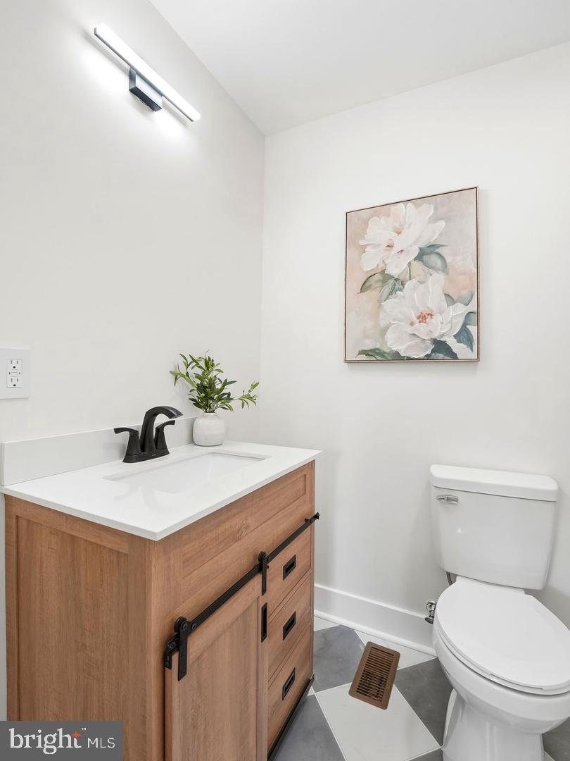 17 Lyman Ave Property Photo 33
