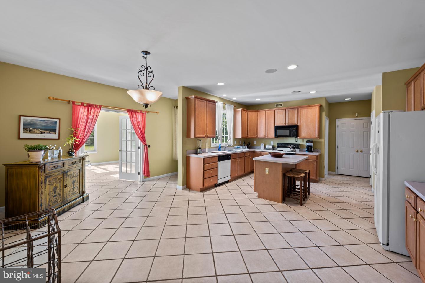 40 Joseph Dr Property Photo 11