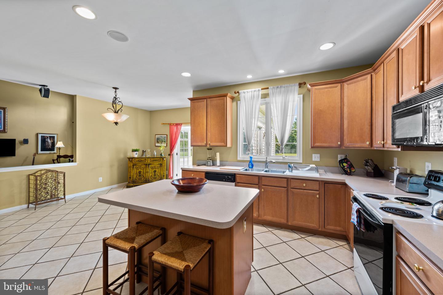 40 Joseph Dr Property Photo 13