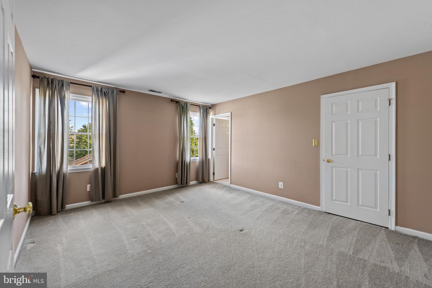 40 Joseph Dr Property Photo 22