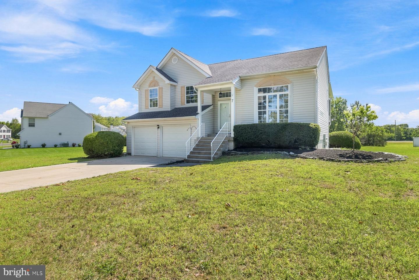 7 Orchardview Dr Property Photo 3