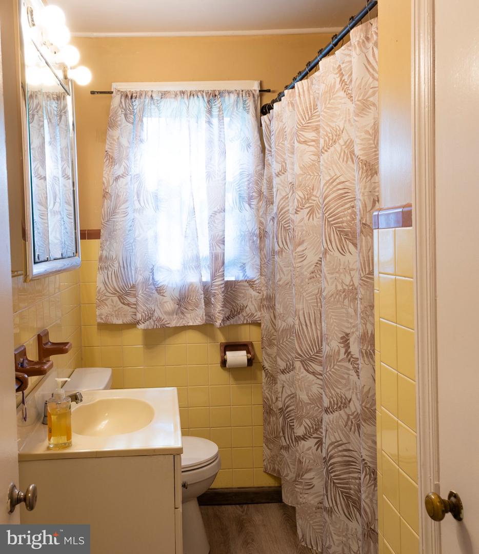 824 Wick Blvd Property Photo 8