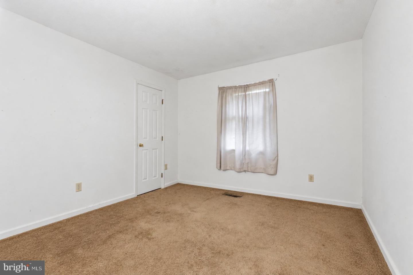 347 Marion Ave Property Photo 18