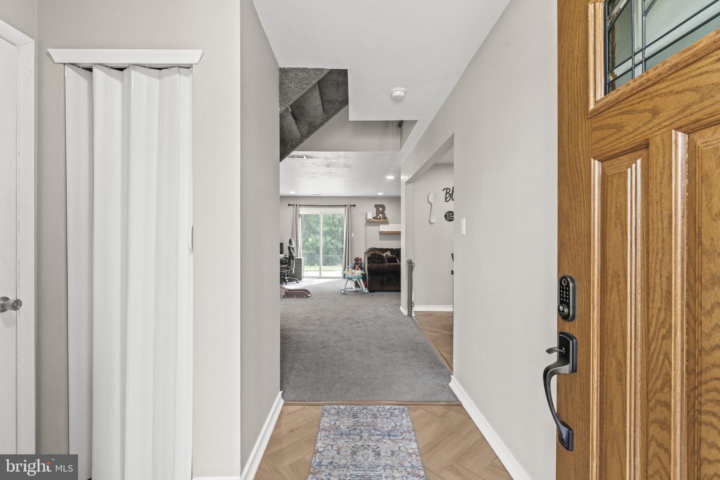 33 Phoenix Ct Property Photo 2