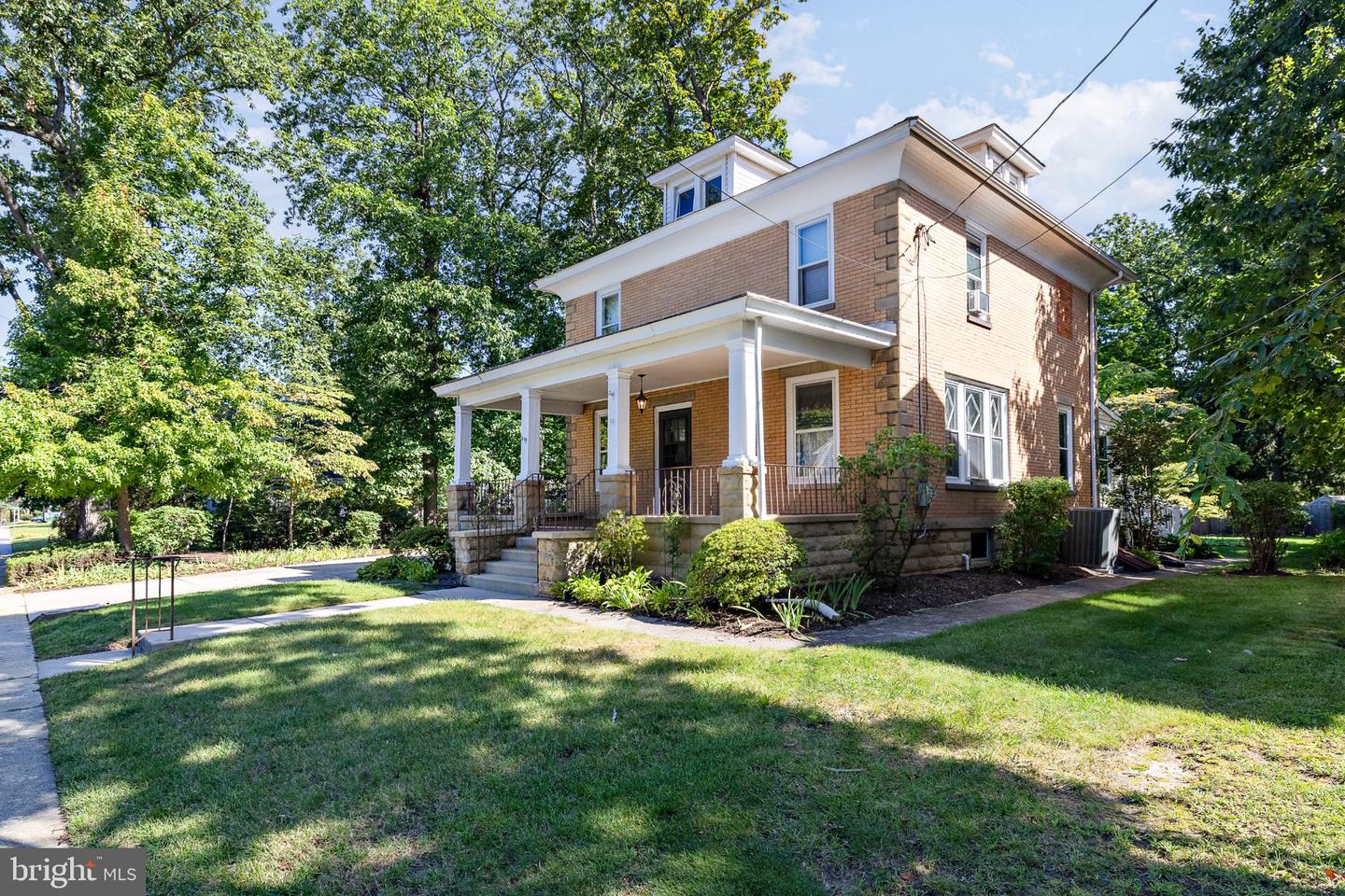 419 Highland Ter Property Photo 8