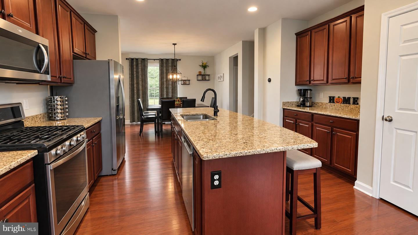 207 Bantry St Property Photo 3