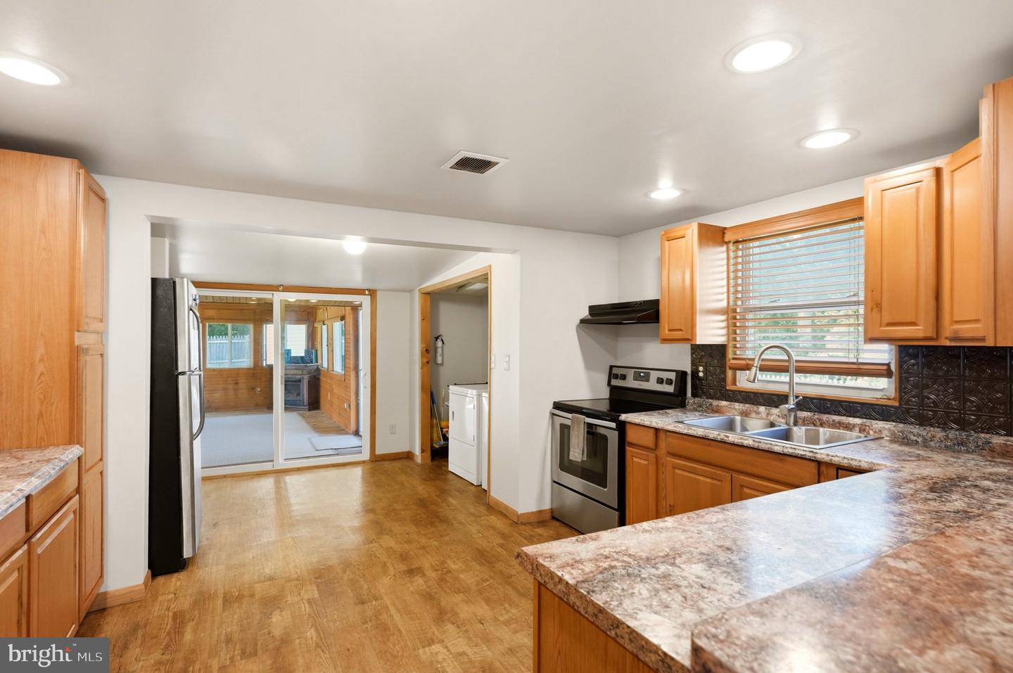593 Tanger Ave Property Photo 16