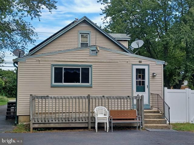 525 Radix Rd Property Photo 2