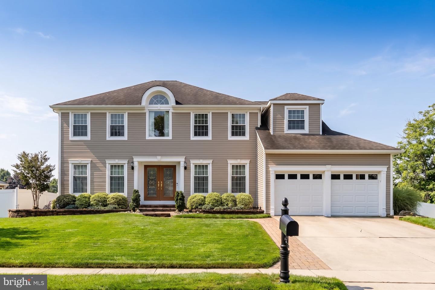 2 WALTON DR