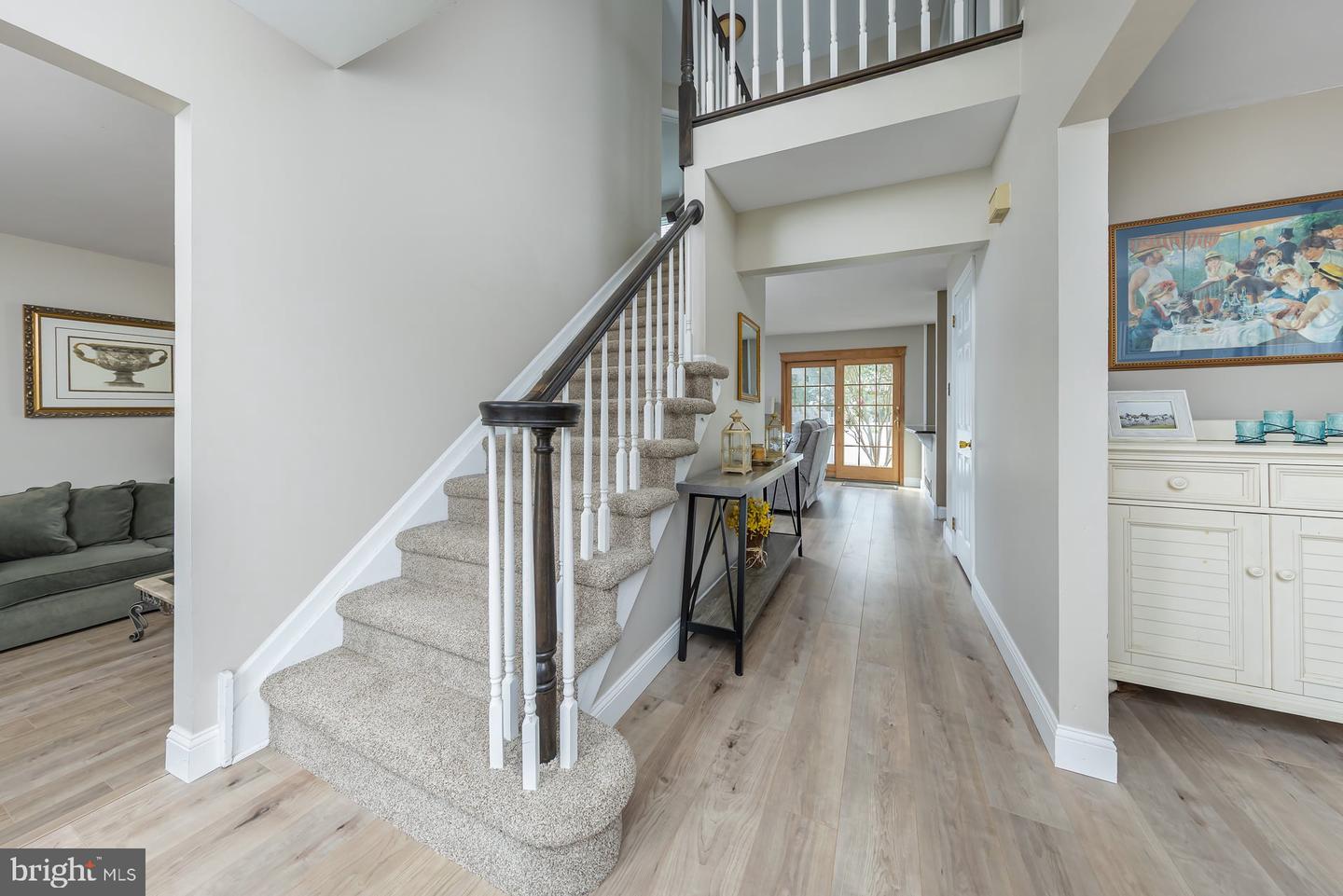 2 Walton Dr Property Photo 8