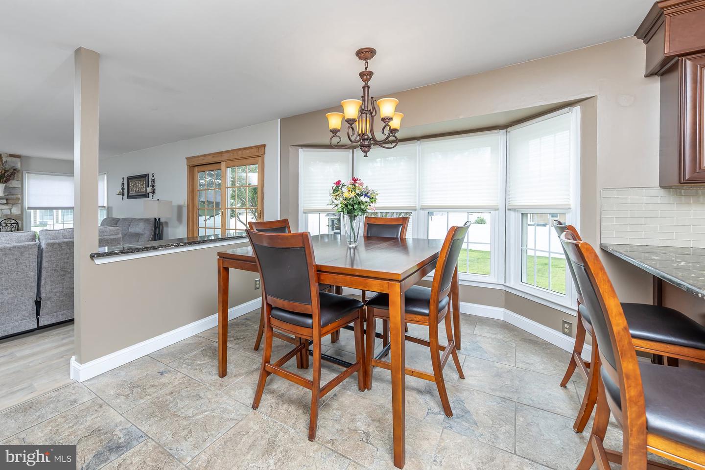 2 Walton Dr Property Photo 15