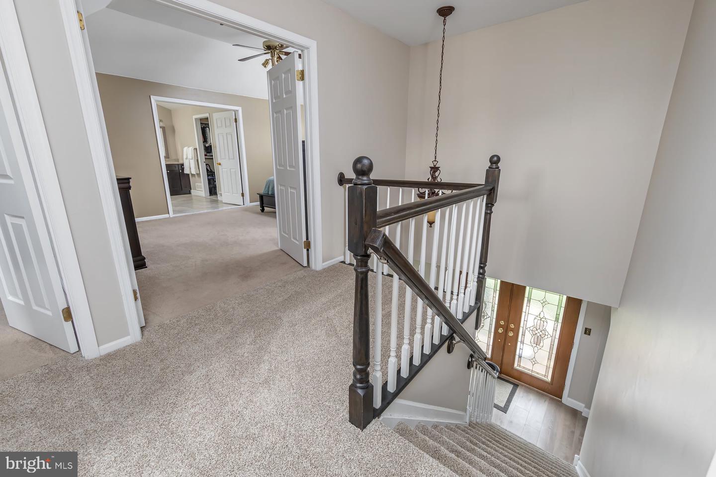 2 Walton Dr Property Photo 23