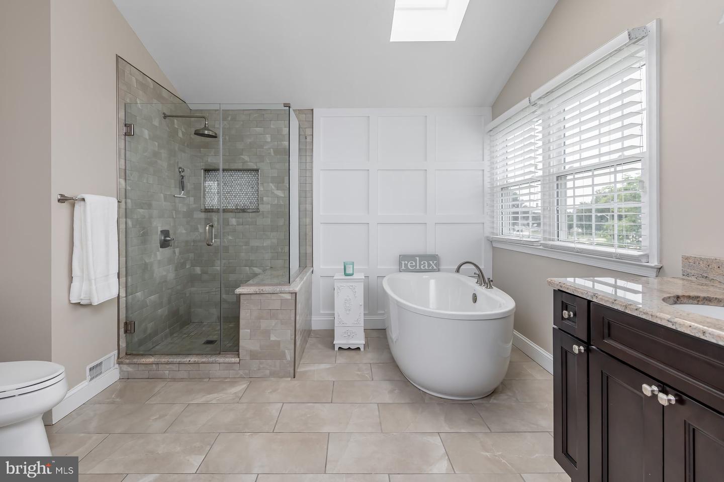 2 Walton Dr Property Photo 26