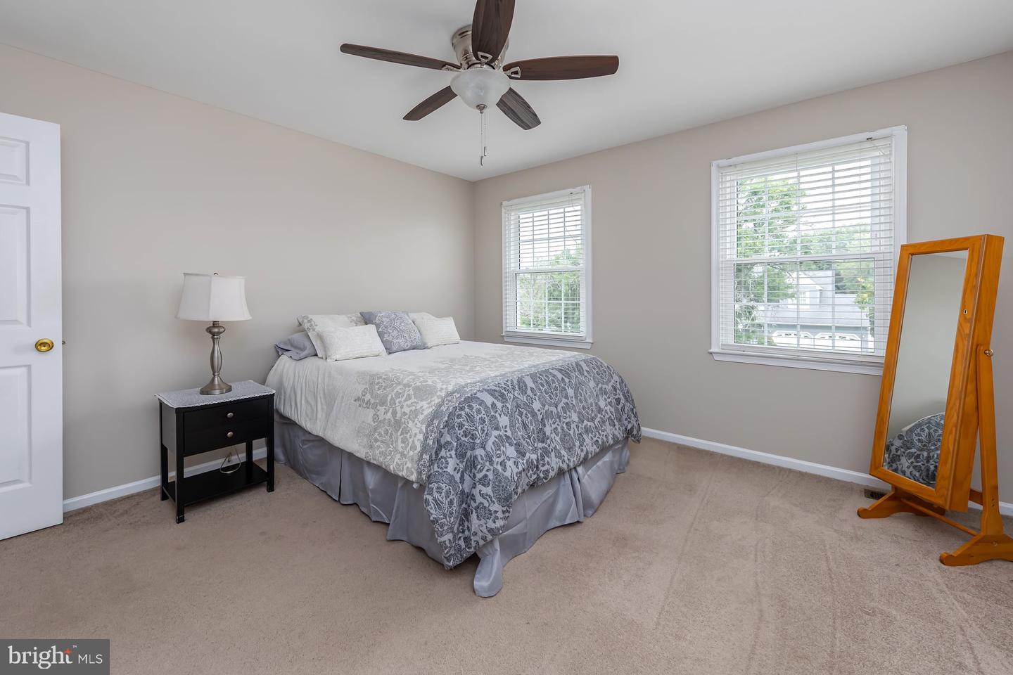 2 Walton Dr Property Photo 32