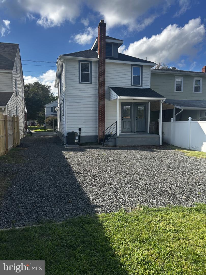 1736 Kings Hwy Property Photo 2
