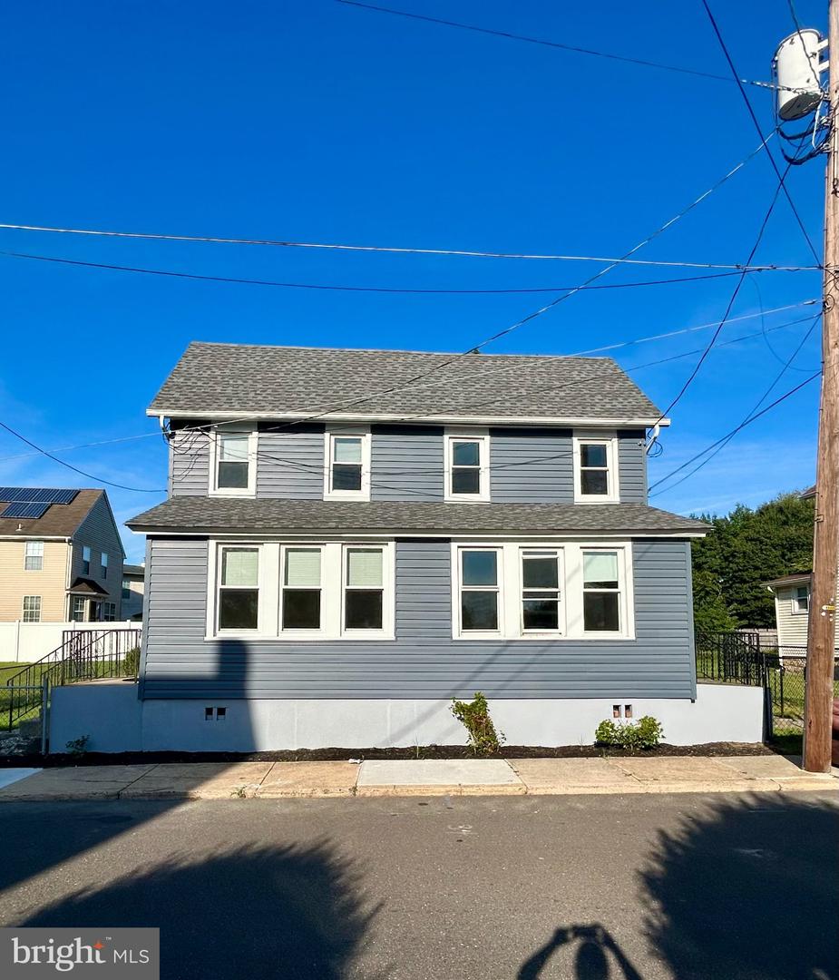 13 REPAUNO AVE S Property Photo 1