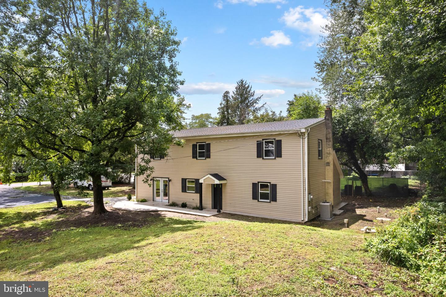 65 Macarthur Ave Property Photo 4