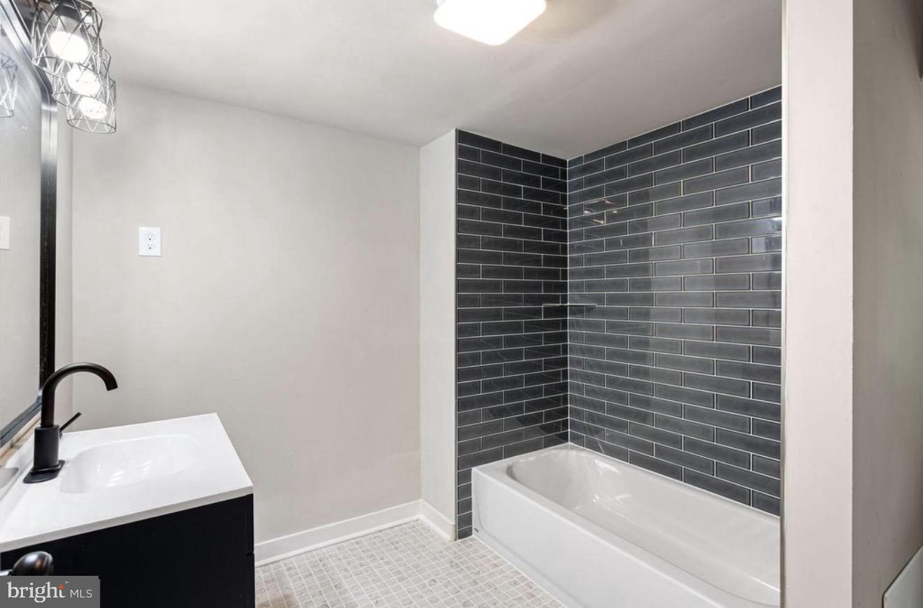 65 Macarthur Ave Property Photo 23