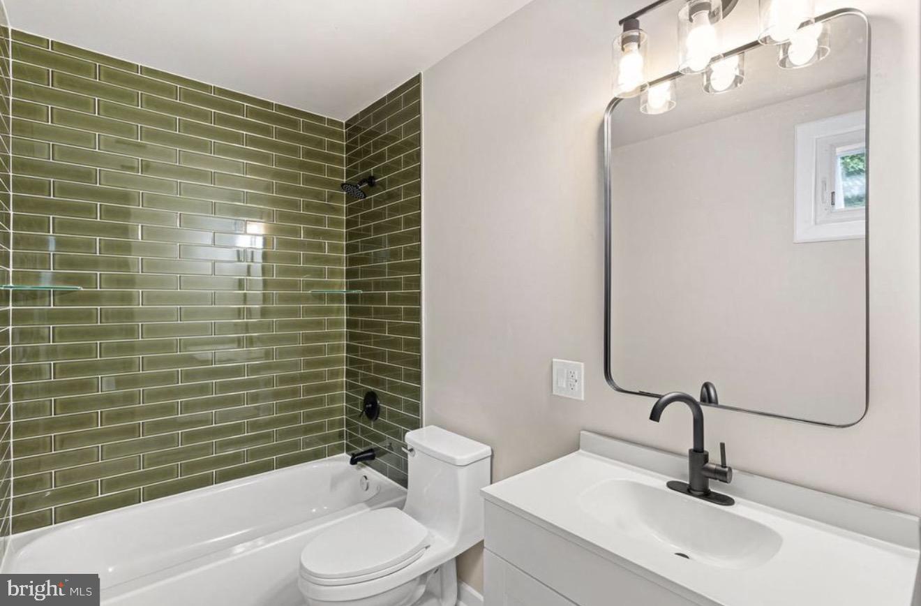65 Macarthur Ave Property Photo 28