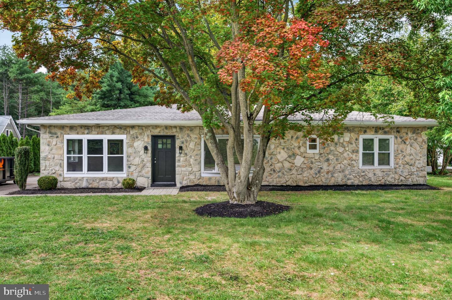 120 Tuckahoe Rd Property Photo 1