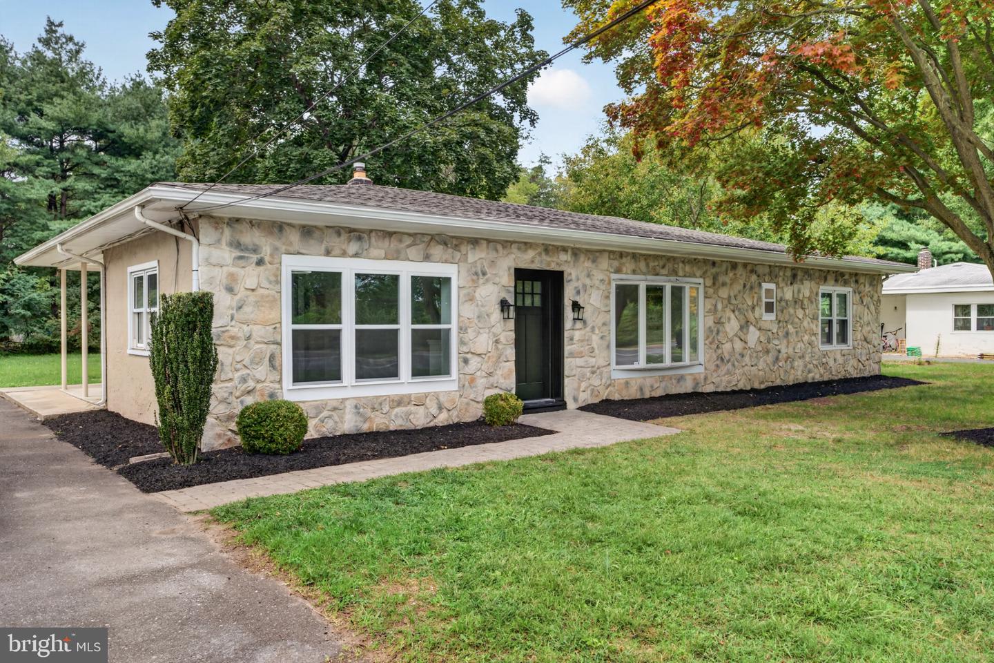 120 Tuckahoe Rd Property Photo 1