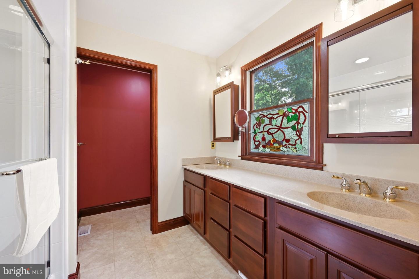 131 Morris Ave E Property Photo 17
