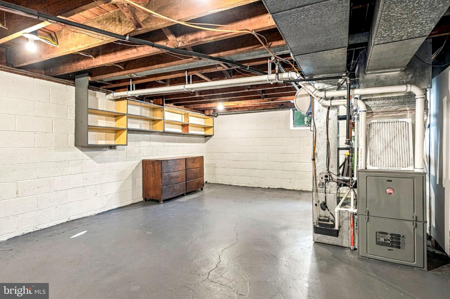 312 E Olive St Property Photo 22
